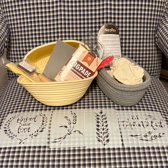 Bread Baking Kit with Stencils - Picture 1 of 7